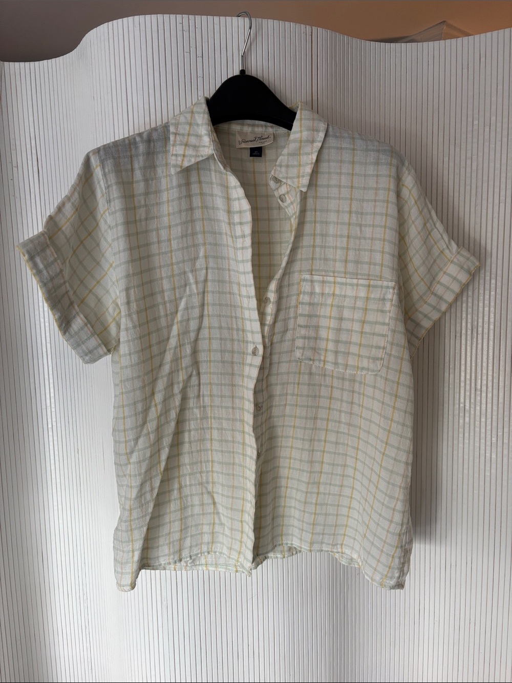 Short-Sleeve Plaid Button-Up Shirt in Cream and Yellow